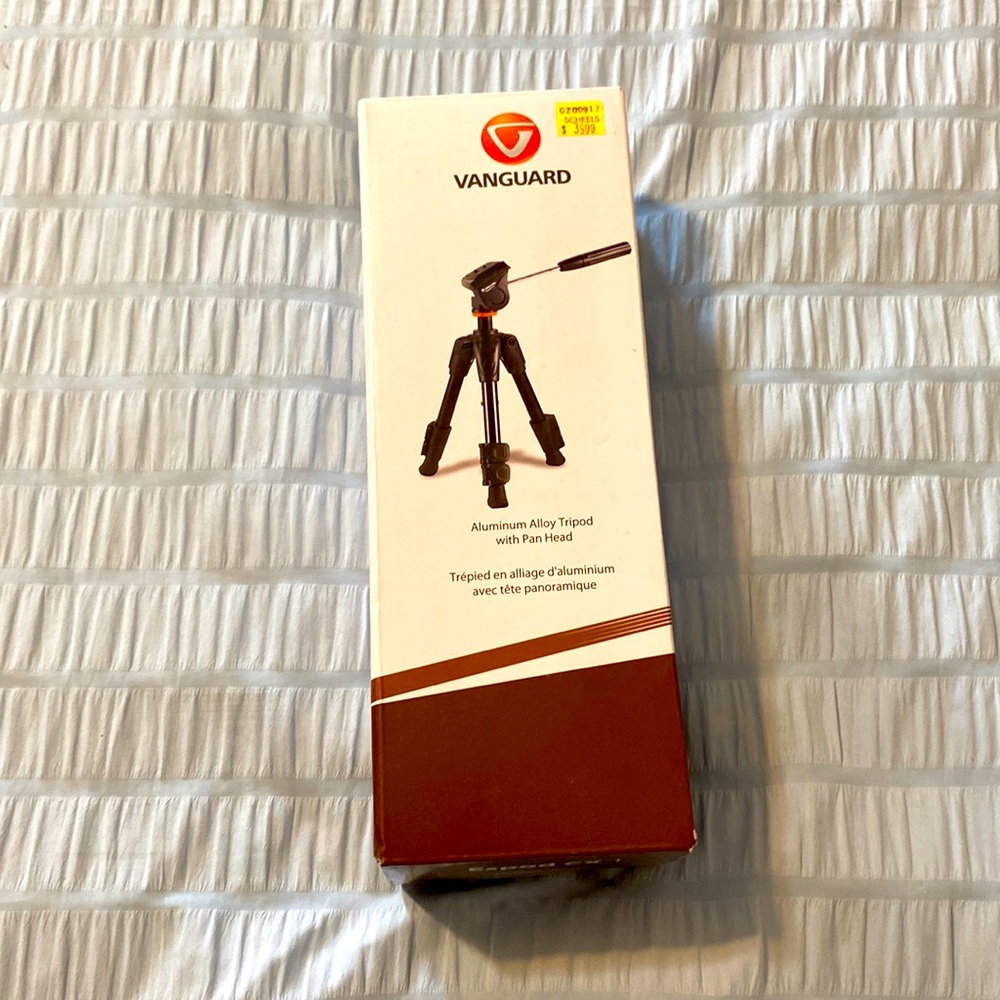 Vanguard aluminum alloy tripod with pan head